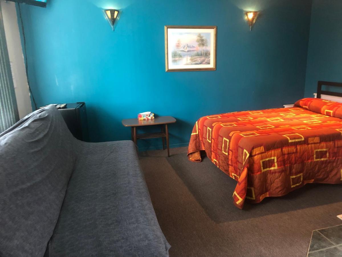 Le Voyageur Motel 2*