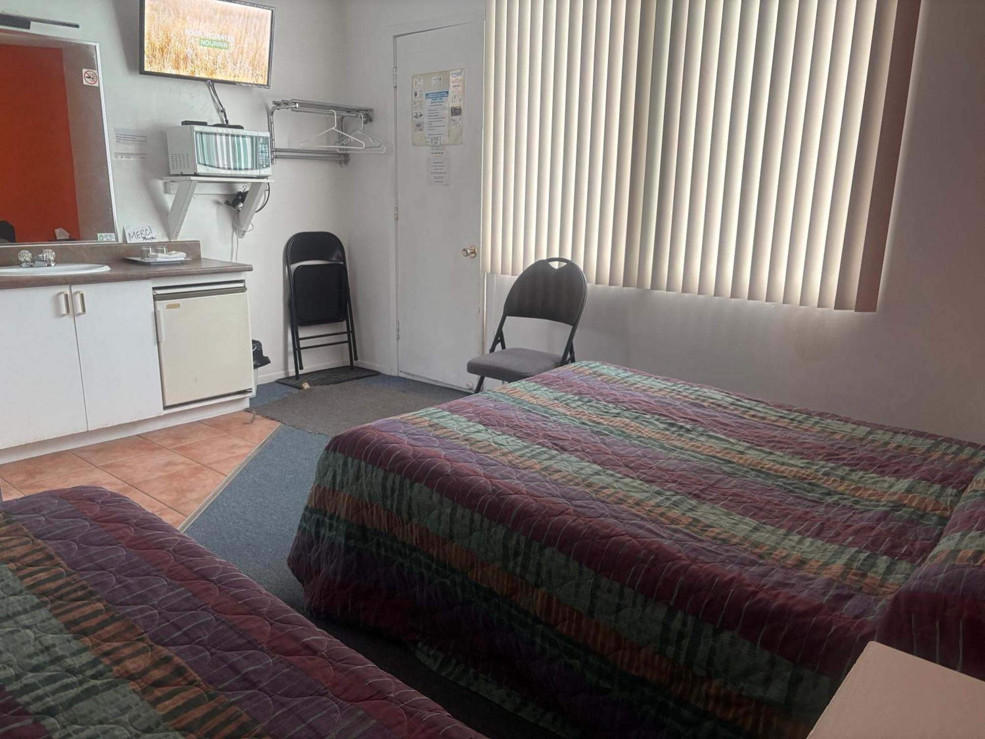 Le Voyageur Motel 2*